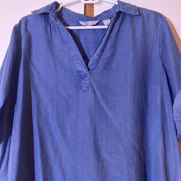 Caffe Marrakech Women’s Denim Blouse, Size M, Pockets, Excellent Condition!! - Picture 3 of 5